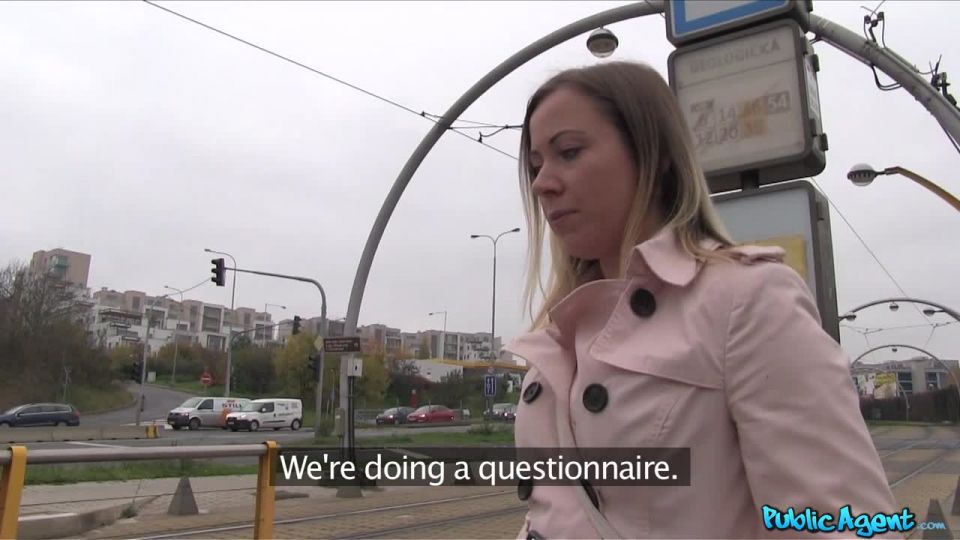 Cute Blonde Opens Legs for Free Transit Shemale!