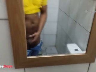 [GetFreeDays.com] BRASIL. gostoso do pau grande brincando no banheiro do trabalho Sex Leak May 2023-1