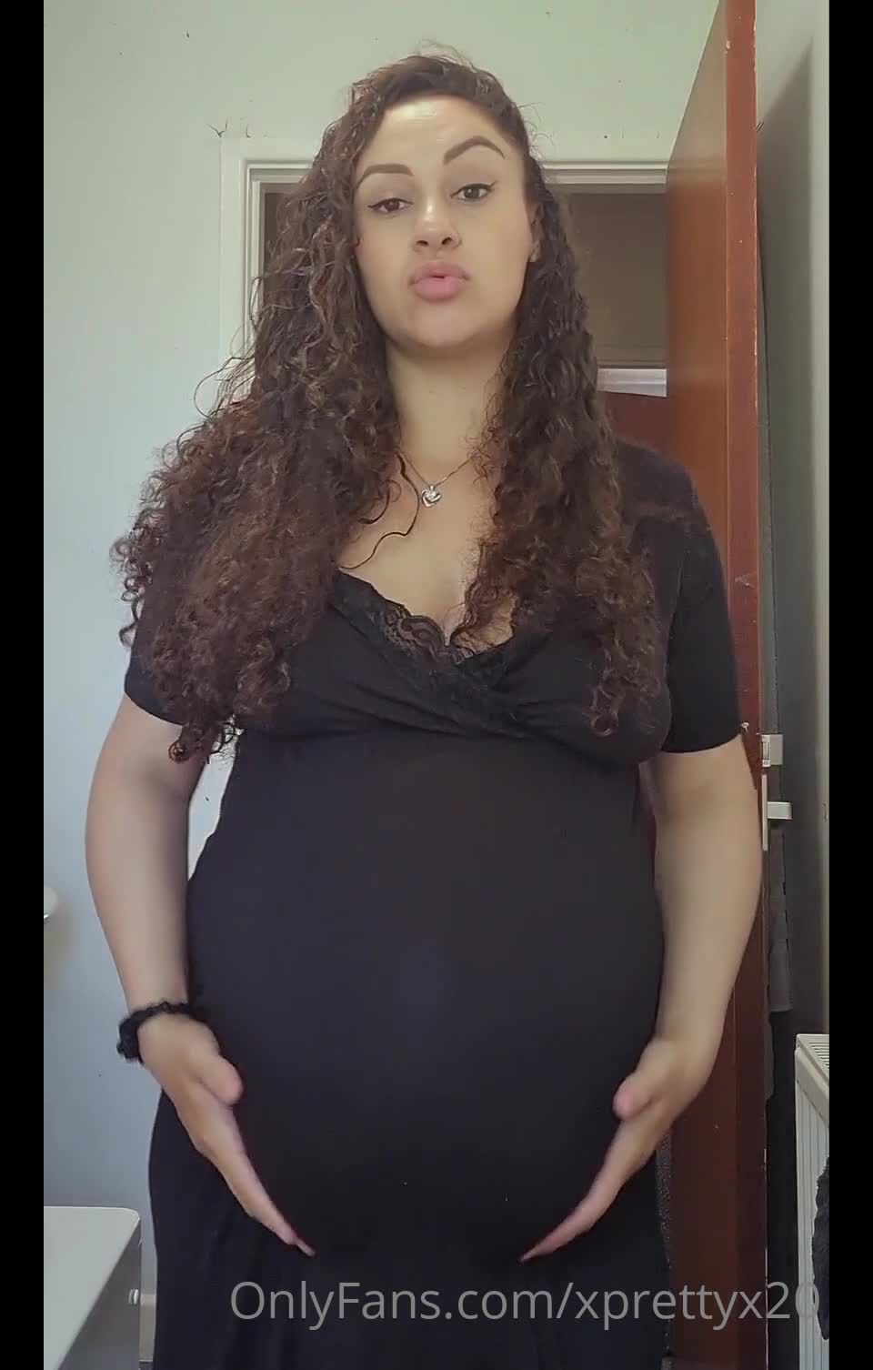 xprettyx20 aka prettymixedmama in Big Belly Mama 1506p UltraHD/2K