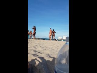 clip 19 Beach Voyeur HD,  on voyeur -1