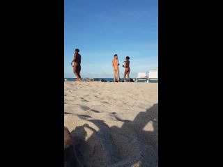clip 19 Beach Voyeur HD,  on voyeur -2