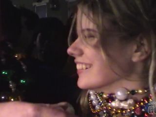 Neverbeforeseen Mardi Gras Girls Flashing Pussy And Tits On The Streets Of New Orleans bigtits -6