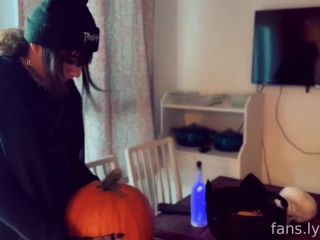 Shiri Allwood & Nephallic – Smash Pumpkins (17 October 2022)-3