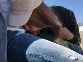 [Amateur] Babe Was Surprised To See Guy Jerking Off Dick In The Park :)-6