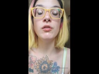 @goddesseevee 2019-06-04 9 minutes of Me consuming you  $#NEW-8