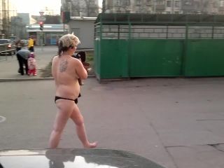 russ_nud1e_lady-nud1e_in_street-sh1ock-1