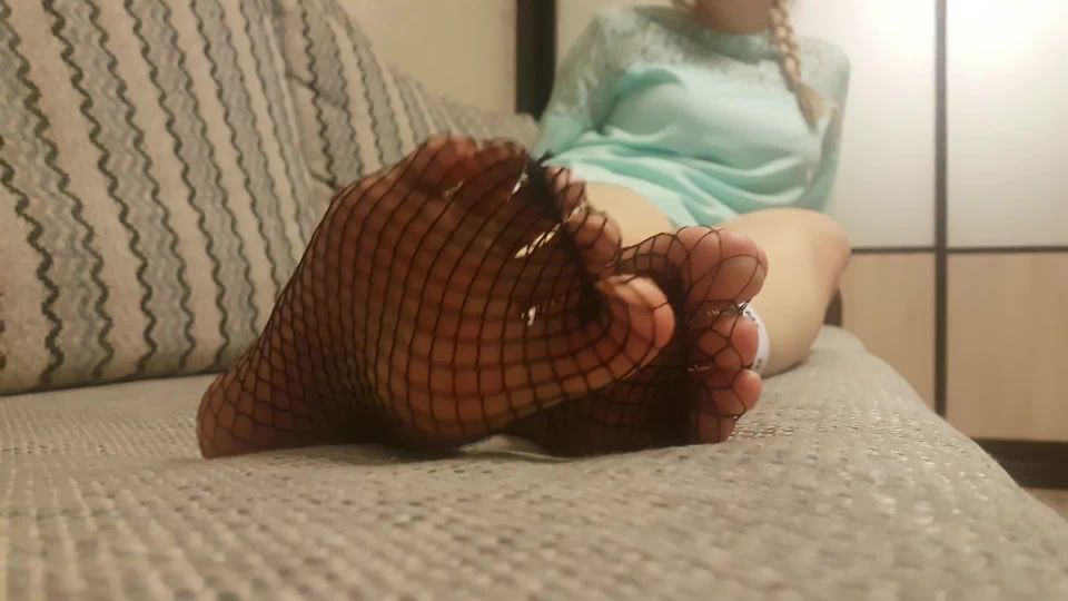 Nylon socks – Rina Foxxy – fishnet nylon feet