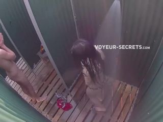 Voyeur caught a blowjob in a beach  cabin-5