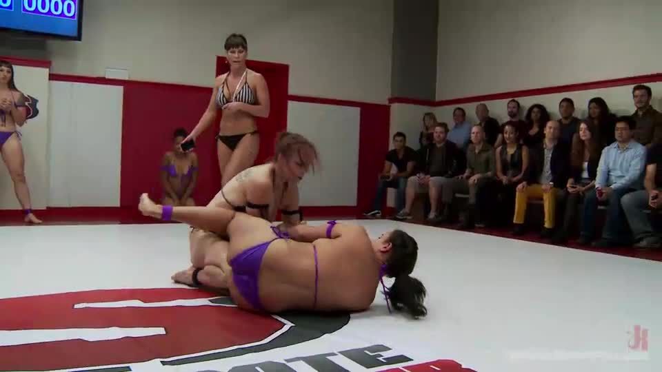 clip 41 Team Queen vs. Team Wrangler 2nd match up of the season - black - blonde porn busty blonde teen