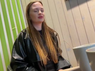 adult video 10 Elenarebelle - Riskant - ferngesteuert & in Cafétoilette weggeknallt , sfm femdom on amateur porn -1