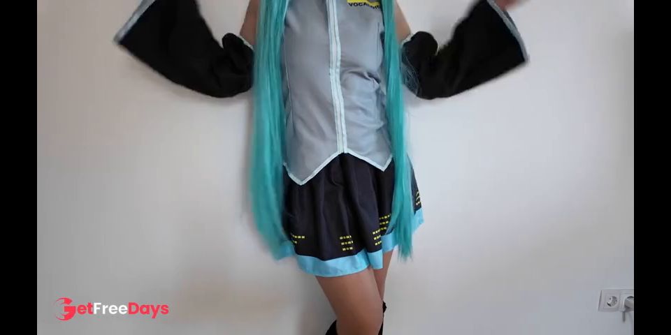 [GetFreeDays.com] My first Cosplay, Hatsune Miku masturbates her clit Sex Video June 2023