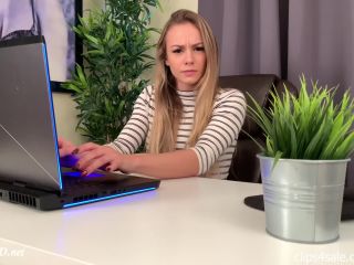 Naomi Swann Caught Staring At Secretary Feet Footjob Blackmail – Bratty Babes Own You Foot!-2