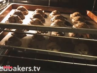[GetFreeDays.com] learn how to make the best chocolate chip cookies while staring at my tits Porn Video April 2023-9