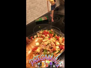 Onlyfans - Jasmine Webb - jasminewebbPreparing food for my man  hour seasoned leg of lamb meat and veg the perfect combinat - 09-01-2021-2