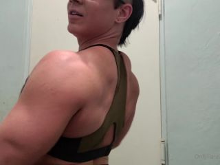 MuscleGeisha () Musclegeisha - in case youre watching here it is my very sweaty hot and humid bathroom flex its 14-07-2021-1