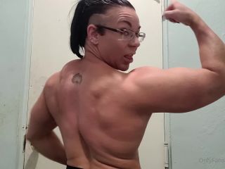 MuscleGeisha () Musclegeisha - in case youre watching here it is my very sweaty hot and humid bathroom flex its 14-07-2021-9