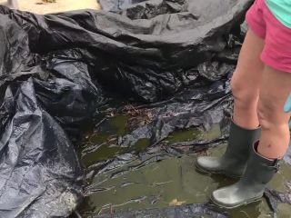 Porn tube BuddahsPlayground - Cleaning Outdoors in Rain Boots-2