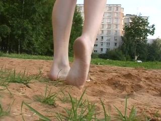 Bare Feet In The City Video - Asya 2006-05-22 Foot!-2