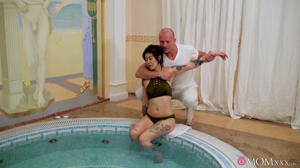 Asian babe fucked by swimming pool Creampie