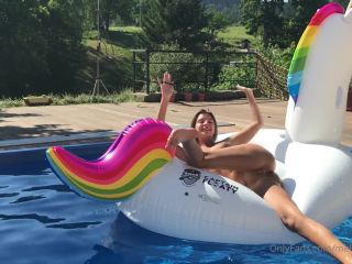 Melena Maria Rya () Melenamariarya - love to ride 28-05-2020-9