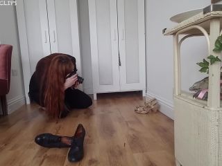 LTLGiantessClips - Giantess Ginger in 'The Photographer' SFX - Barefoot-4