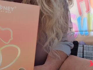 [GetFreeDays.com] 1st Dildo try out from Honeyplaybox i loved it DildoFuck Sex Clip March 2023-0
