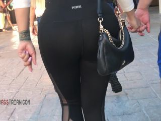 CandidCreeps 759 Latina Public Butt Grande Culo Yoga Pants Vo-9