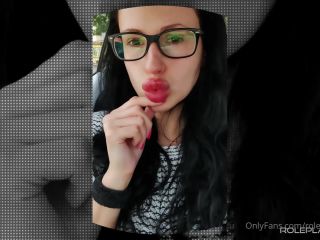 Onlyfans - Roleplay Goddess - roleplaygddessI made a few people on the parking lot very uncomfortable I like being spontaneous - 26-07-2020-8