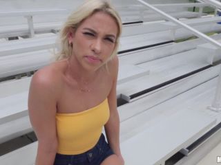 [Pornstar] KhloeKapriCollection PublicPickups-0