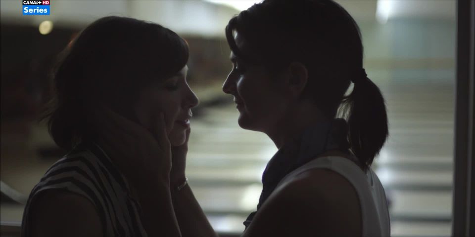 Gaby Hoffmann, Carrie Brownstein – Transparent s02e03 (2015) HDTV 1080p - (Celebrity porn)