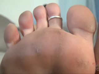 Porn online Bratty Foot Girls - Cali Logan's stinky dirty feet femdom-6