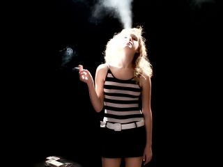 Smoking girl, Smoke-4