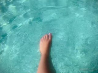 Farrah Reign () Farrahreign - watch my pretty toes dip in the pool 03-08-2020-6