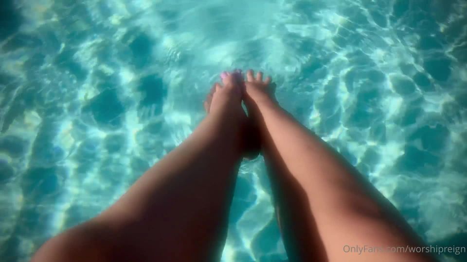 Farrah Reign () Farrahreign - watch my pretty toes dip in the pool 03-08-2020