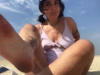 M@nyV1ds - dominatrixvera - flashing  boobs play on the beach-2