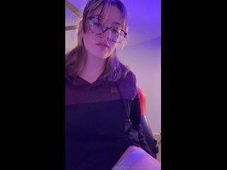 Ellie Nova - [OnlyFans com] - Shhh don’t let my roommate hear ;)-2