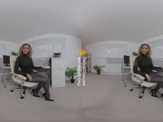 Natalia Forrest - Secretary Smartphone - (Virtual Reality)-0