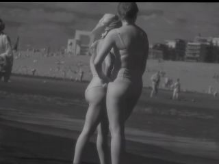 Beach girls seen in ultraviolet mode by a  voyeur-2