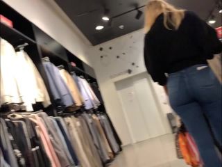Hot store clerk girl's crotch is squished in tight jeans-8