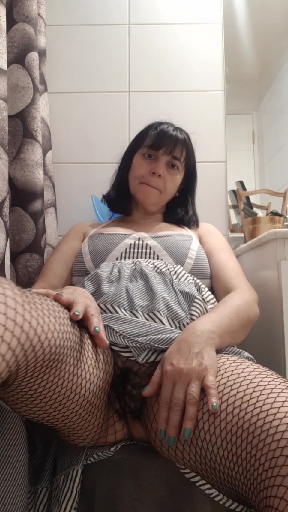 M@nyV1ds - The Hairy Pussy Mom - dirty mom milf fuck with carrot