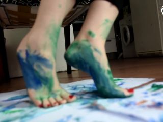 Foot and soles painting and soleprints (foot tease, sexy feet, young fe! FEET PORN - [lovely-milf.com] video-8