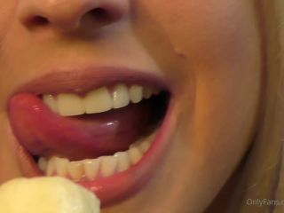 Roxie Rae Roxierae - if your dick was a banana full clip 31-07-2020-8