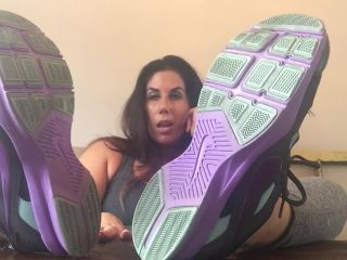 clip 24 Tall Goddess Gia - Sweaty Gym Feet, femdom boobs on pussy licking -0