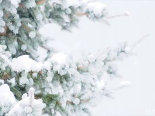 Ella Hughes Doesn't Notice The Snowstorm As She Rides A Massive Black  Dong-2