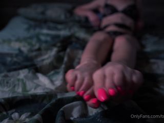 toetallydevine(25-07-2021) Pink nails lingerie tease-9