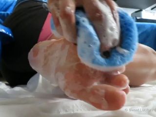 Washing Feet  Small Petite Foot Fetish Padrona Italiana Mistress Worshi-5