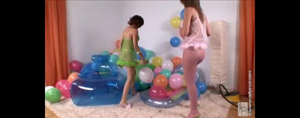 Babes in balloon land! lesbian Hannah Hunter