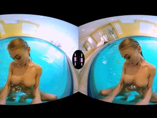 Nancy A, Solo, Virtual Reality video-4