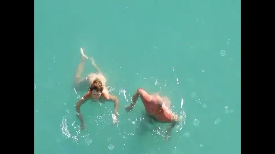 Horny couple in the water got caught