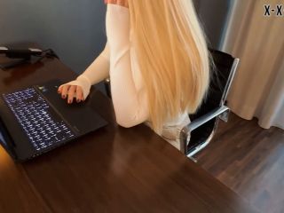 Femdom porn Sex In The Office Take A Break A Good Secretary Must Fuck The Boss  The Sunshine Girl -0